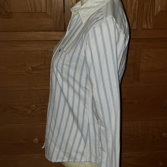 Abercrombie & Fitch long sleeve button down - Picture 2 of 6